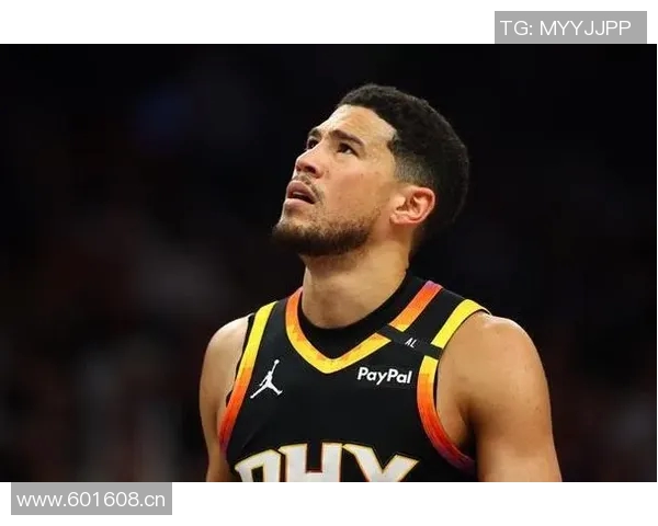 古德温称赞布克为天生竞争者强调其在球队中的领导力与严格要求